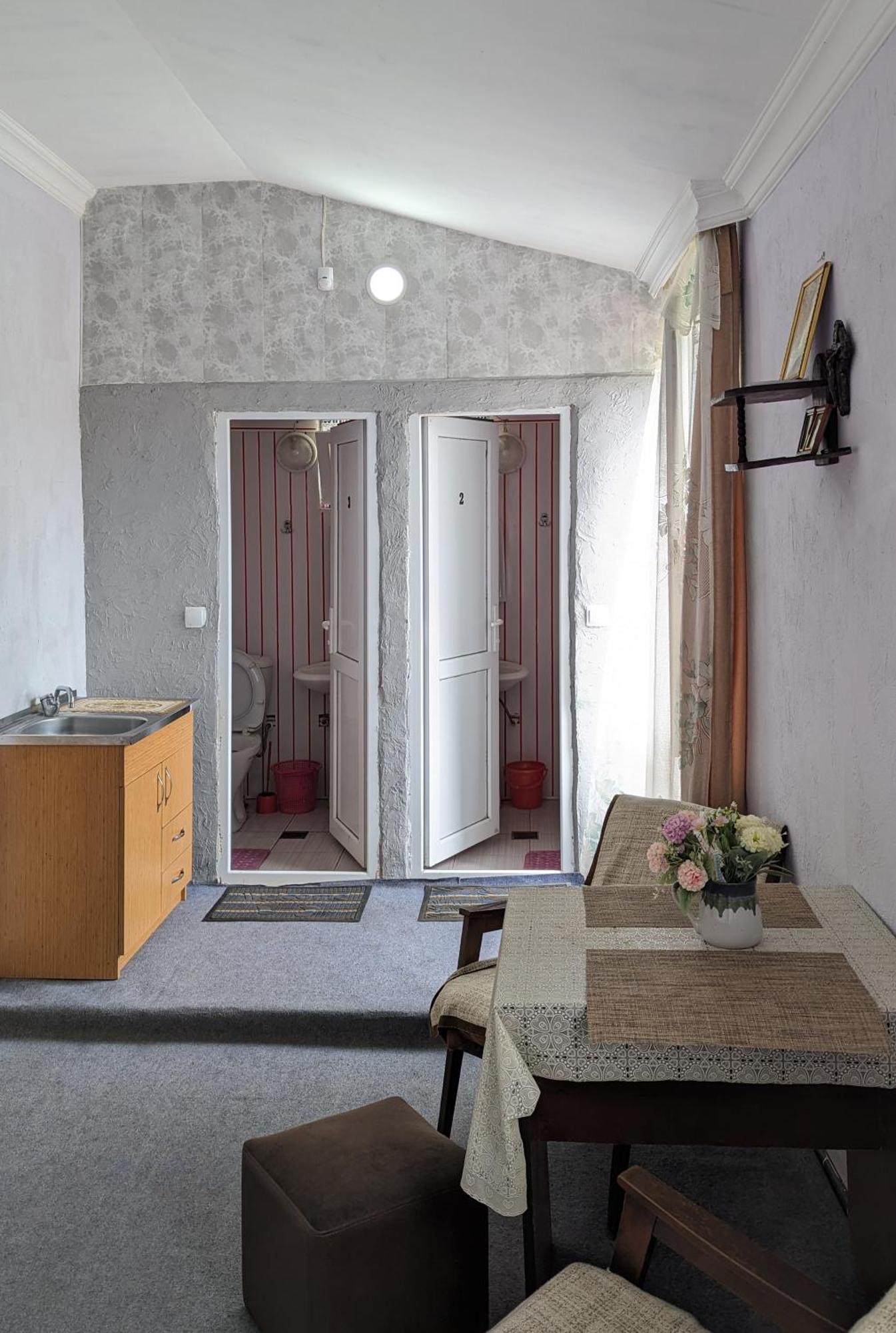 Mano'S Guest House Kobuleti Εξωτερικό φωτογραφία